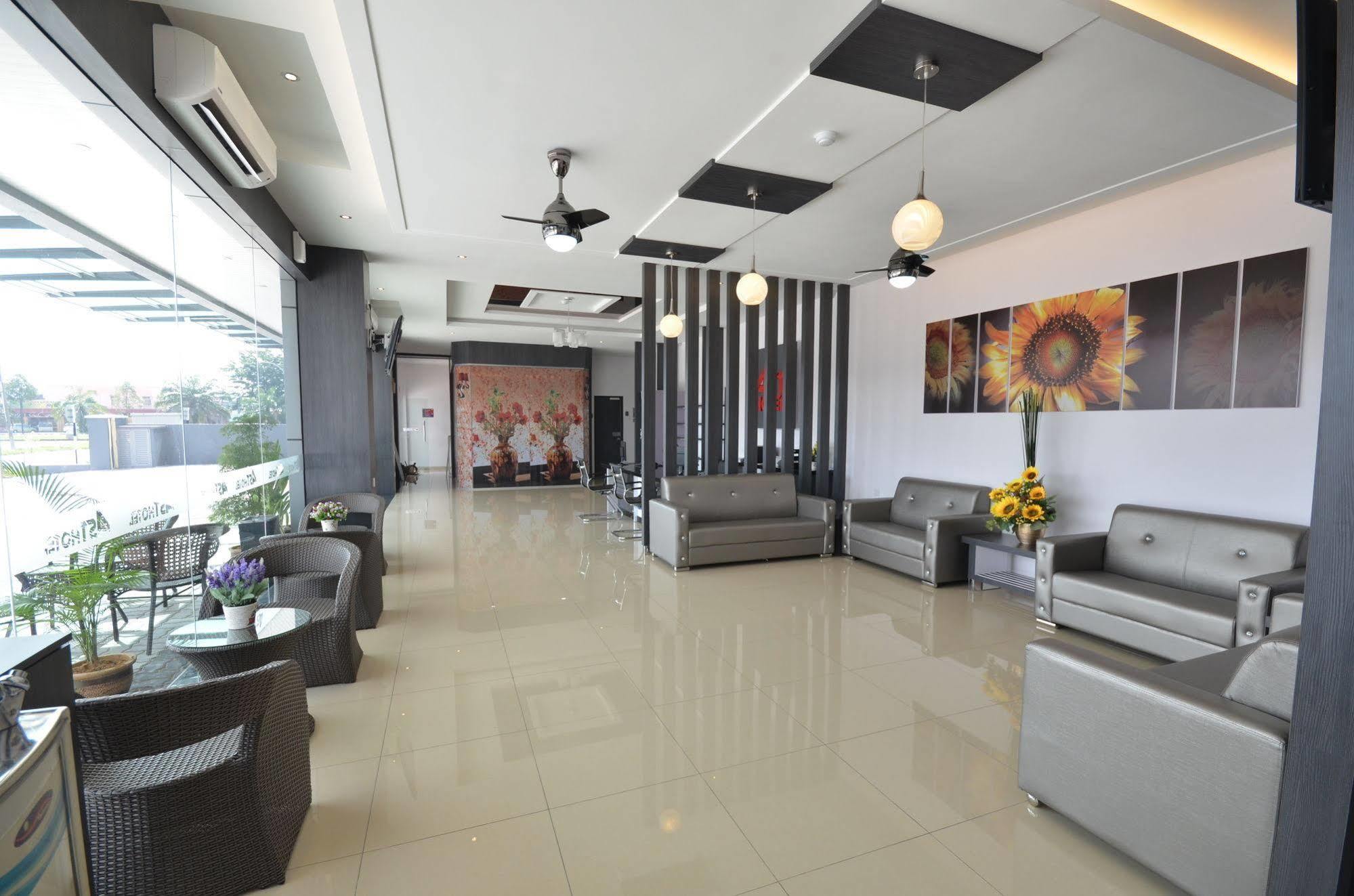 Ast Hotel Алор Сетар Екстериор снимка