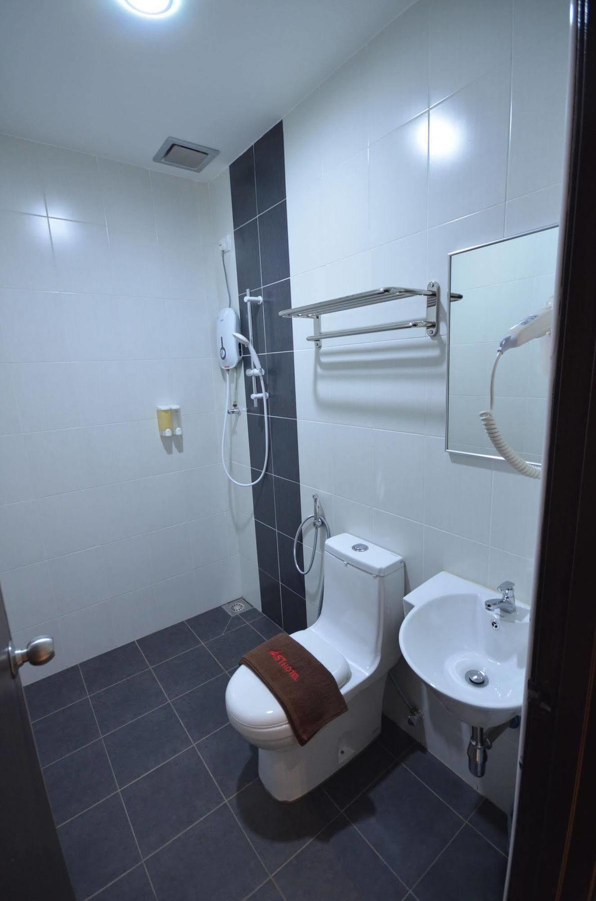 Ast Hotel Алор Сетар Екстериор снимка